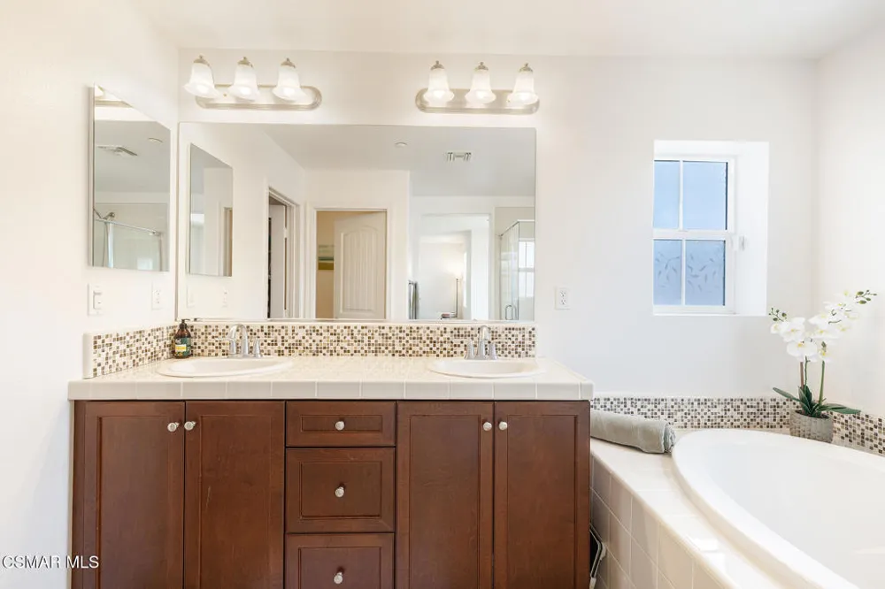 1513 Silver Shadow Drive Newbury Park, CA 91320