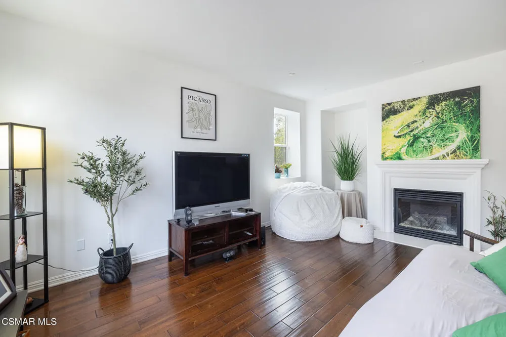 1513 Silver Shadow Drive Newbury Park, CA 91320