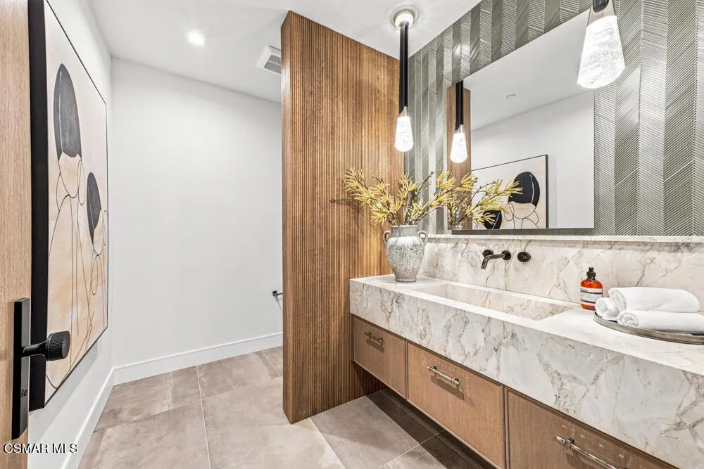 4400 Oak Place Drive Westlake Village, CA 91362