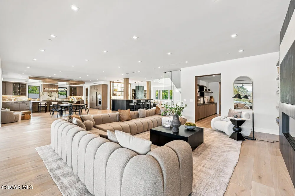 4400 Oak Place Drive Westlake Village, CA 91362