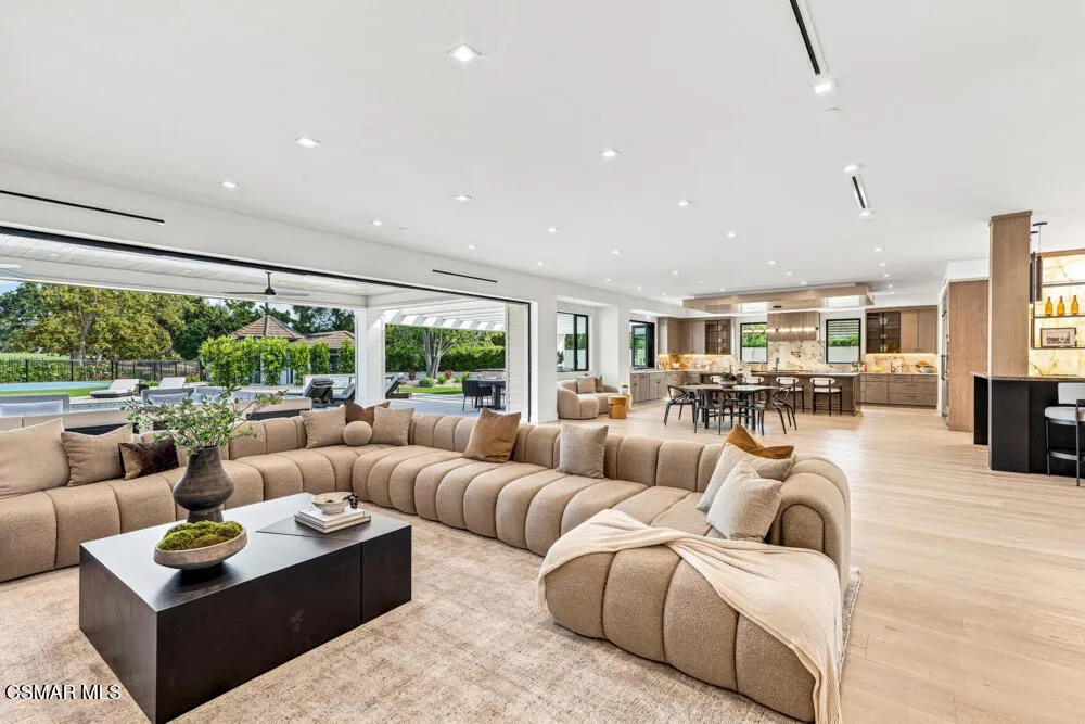 4400 Oak Place Drive Westlake Village, CA 91362