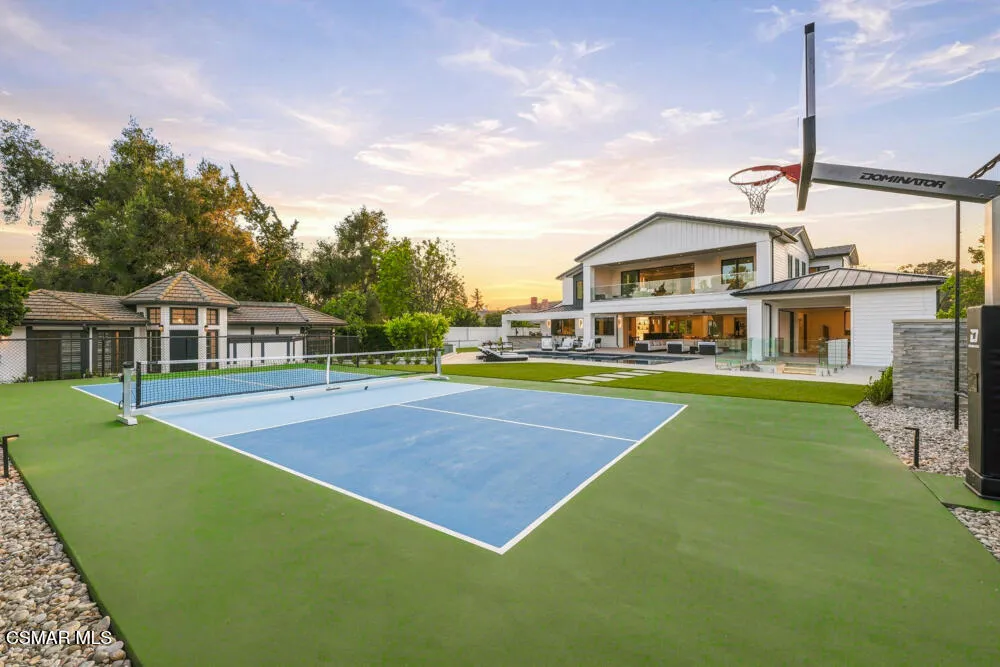 4400 Oak Place Drive Westlake Village, CA 91362