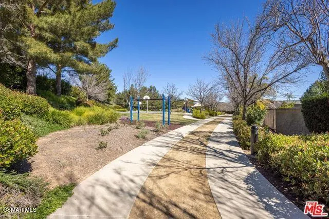 237 Galway Lane Simi Valley, CA 93065