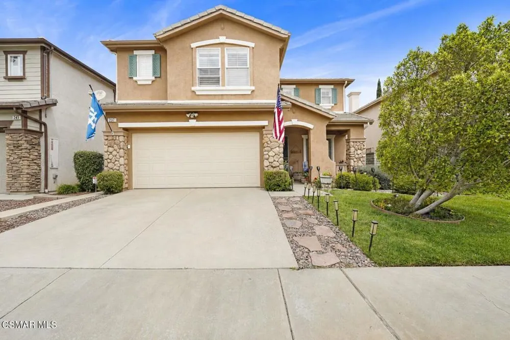 237 Galway Lane Simi Valley, CA 93065