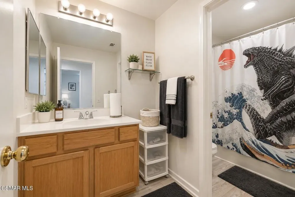 237 Galway Lane Simi Valley, CA 93065