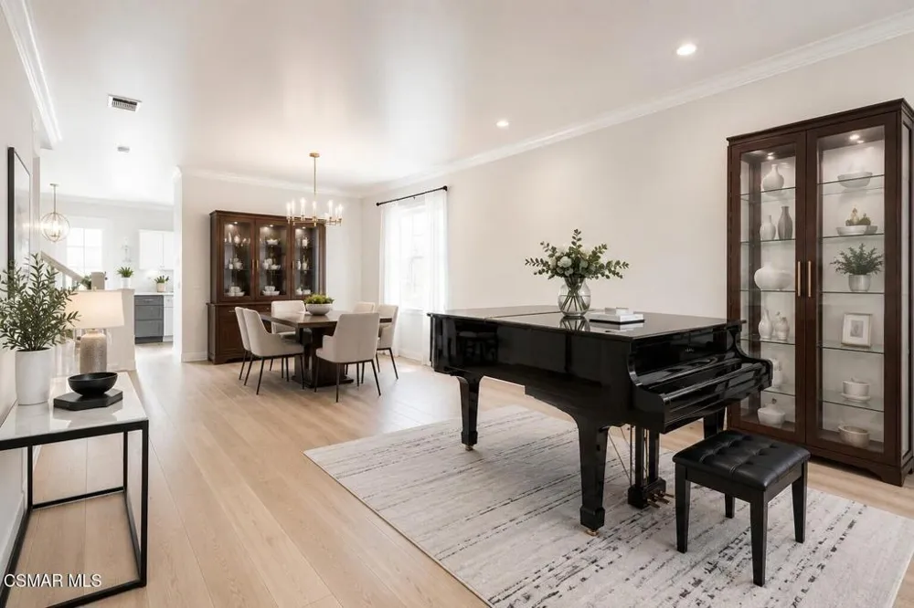 237 Galway Lane Simi Valley, CA 93065