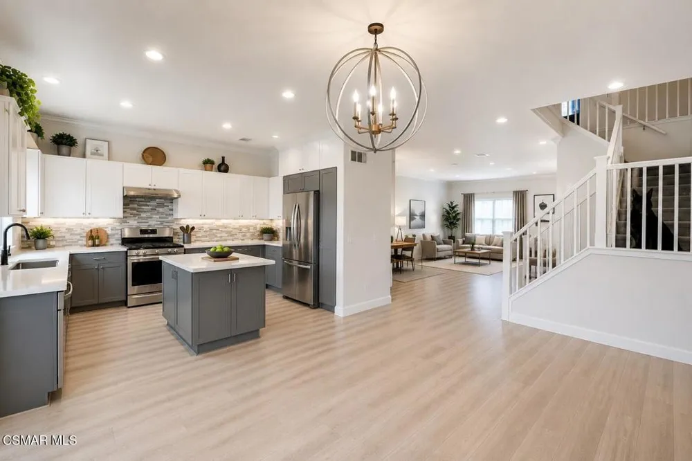 237 Galway Lane Simi Valley, CA 93065