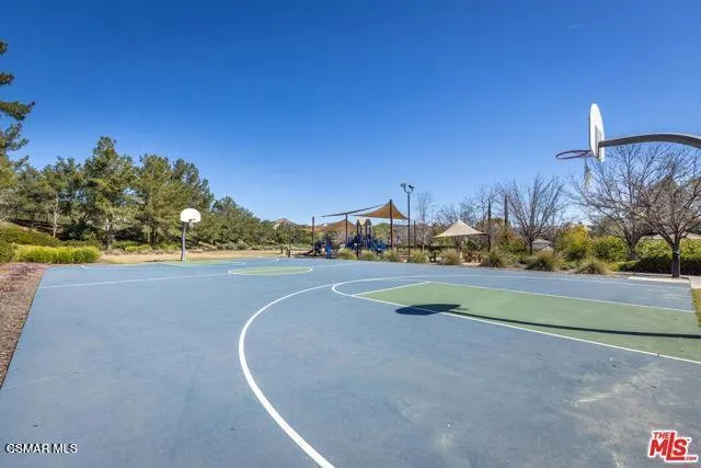237 Galway Lane Simi Valley, CA 93065