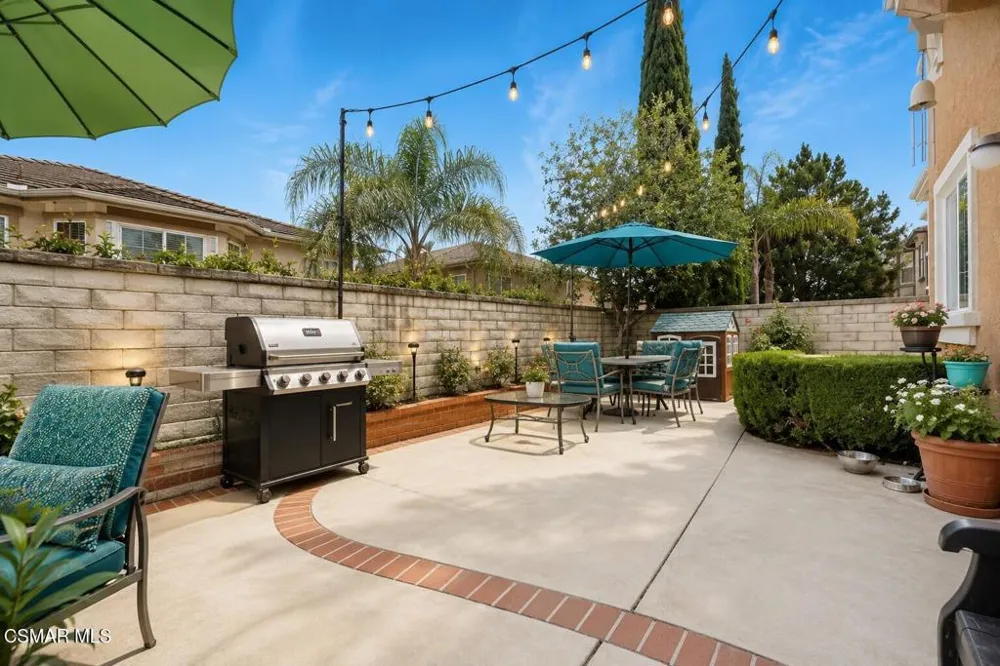 237 Galway Lane Simi Valley, CA 93065