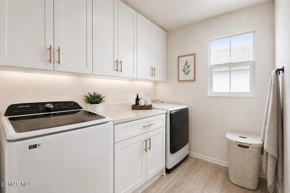 237 Galway Lane Simi Valley, CA 93065