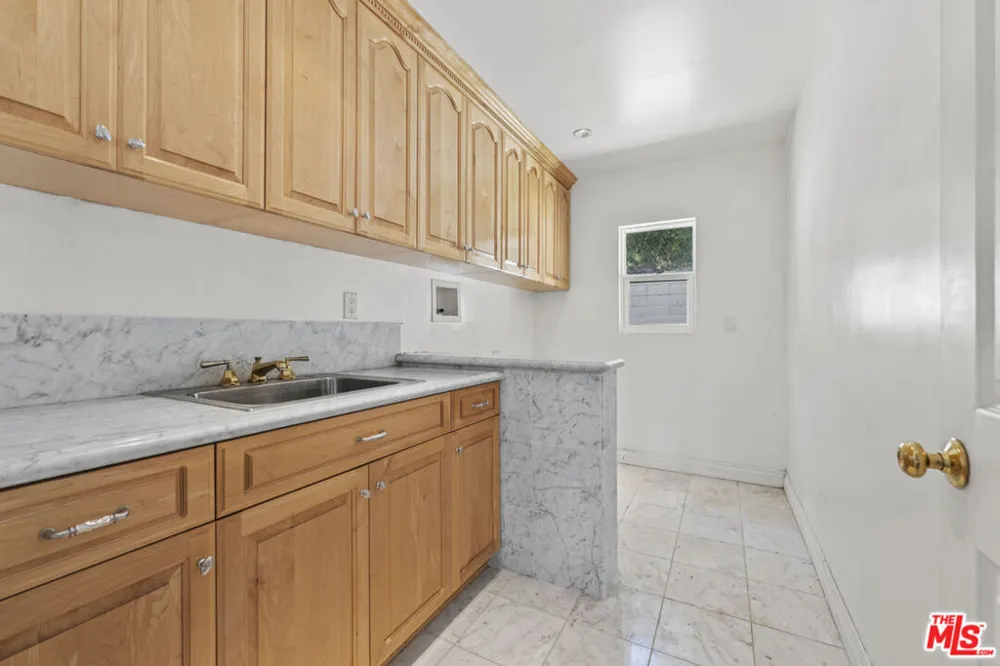16647 Charmel Lane Pacific Palisades, CA 90272