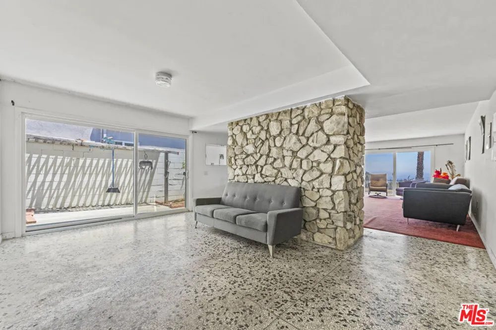 16647 Charmel Lane Pacific Palisades, CA 90272