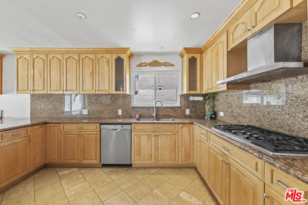 16647 Charmel Lane Pacific Palisades, CA 90272