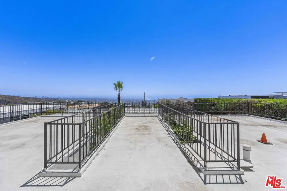 16647 Charmel Lane Pacific Palisades, CA 90272