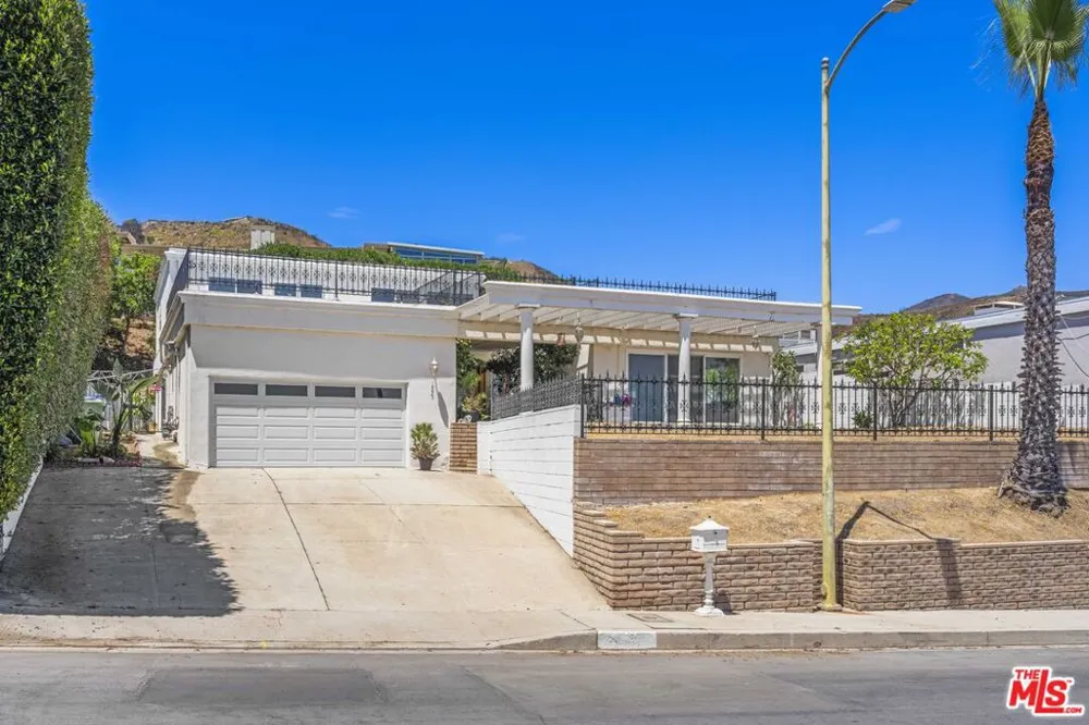 16647 Charmel Lane Pacific Palisades, CA 90272