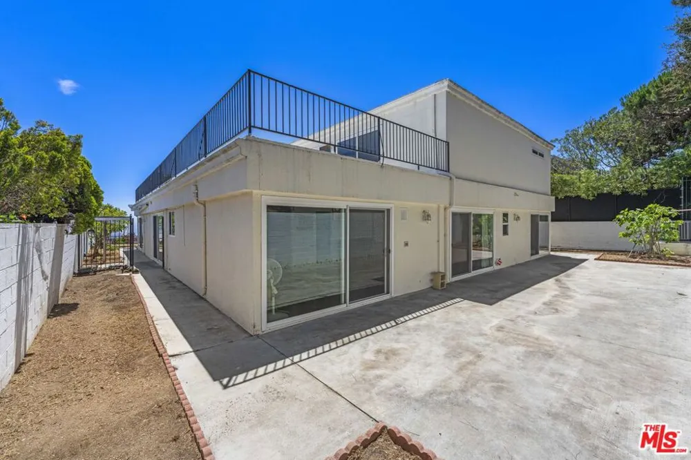 16647 Charmel Lane Pacific Palisades, CA 90272