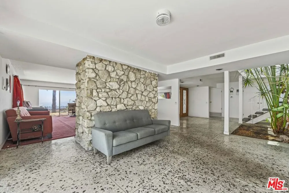 16647 Charmel Lane Pacific Palisades, CA 90272
