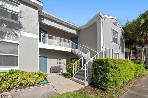 Summergate Circle #204