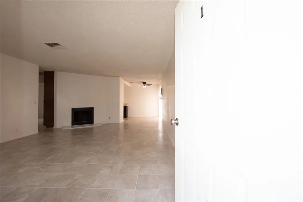 12212 Kiowa #1 Apple Valley, CA 92308