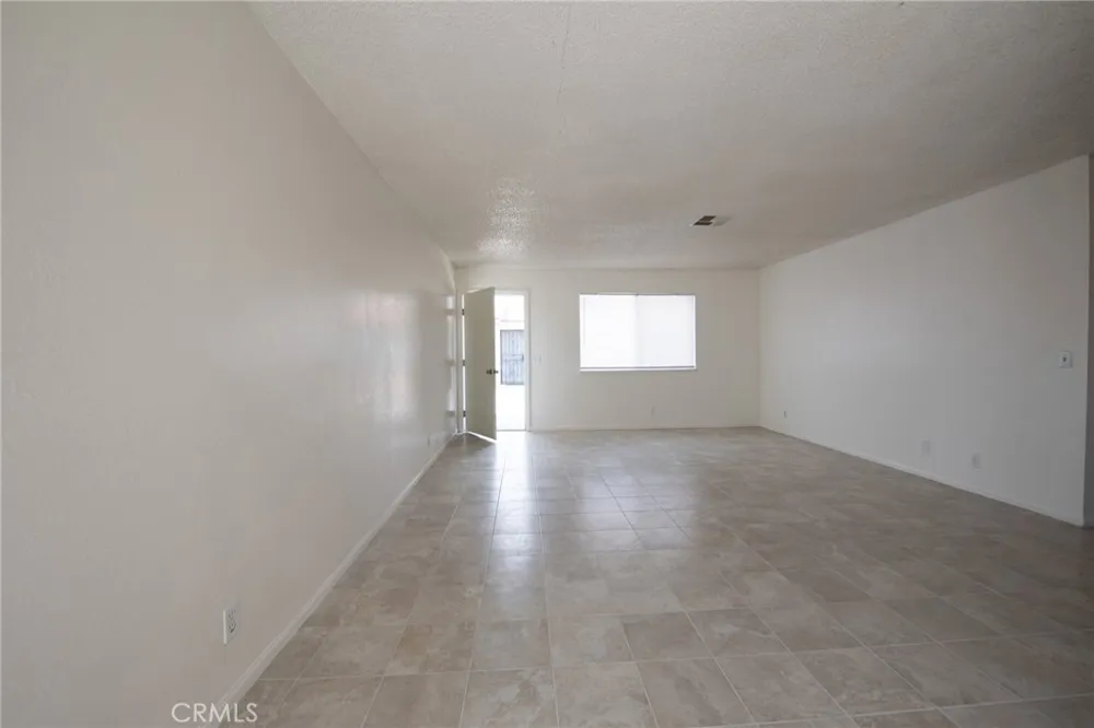 12212 Kiowa #1 Apple Valley, CA 92308