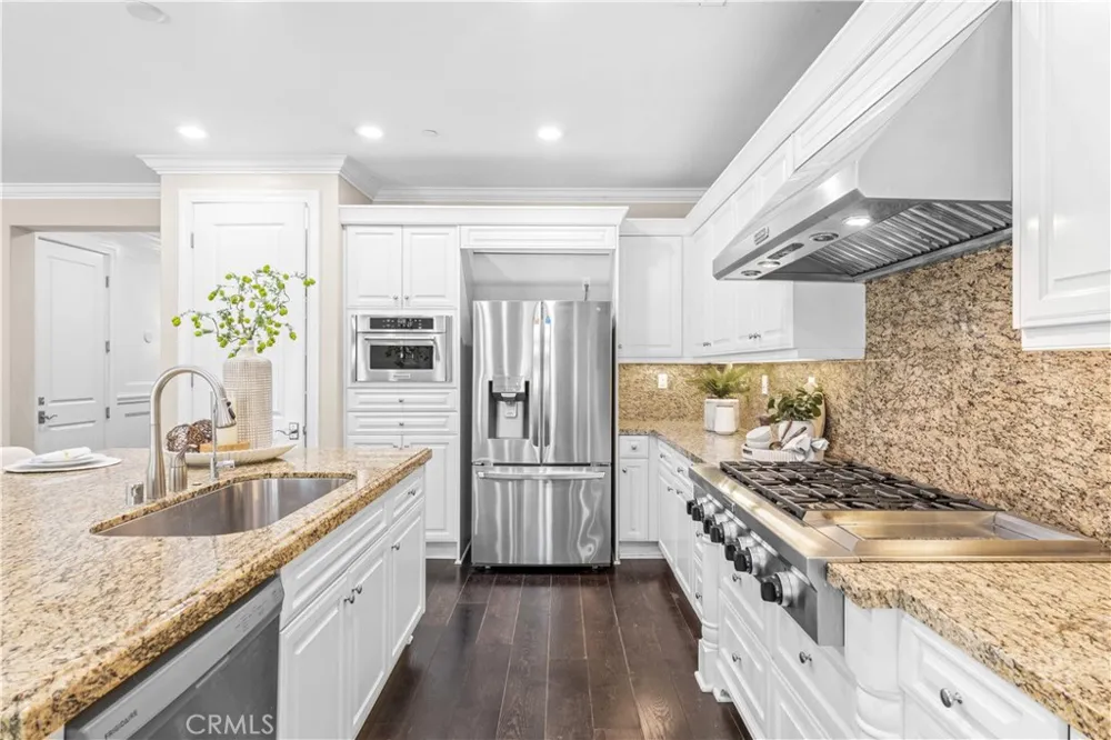 63 Rossmore Irvine, CA 92620