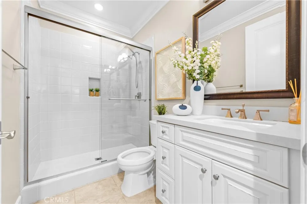 63 Rossmore Irvine, CA 92620