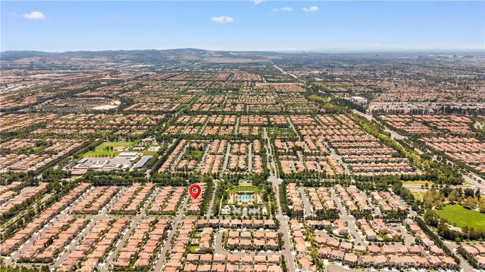 63 Rossmore Irvine, CA 92620