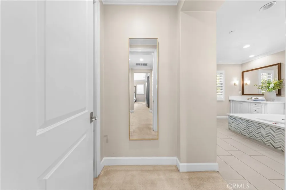 63 Rossmore Irvine, CA 92620