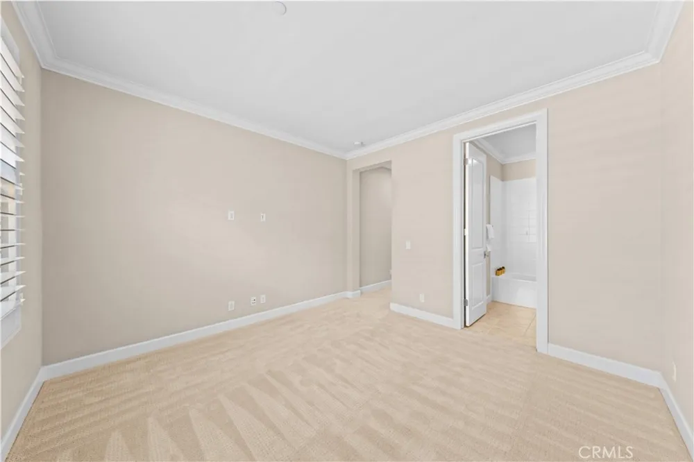 63 Rossmore Irvine, CA 92620