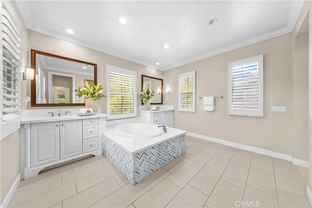 63 Rossmore Irvine, CA 92620