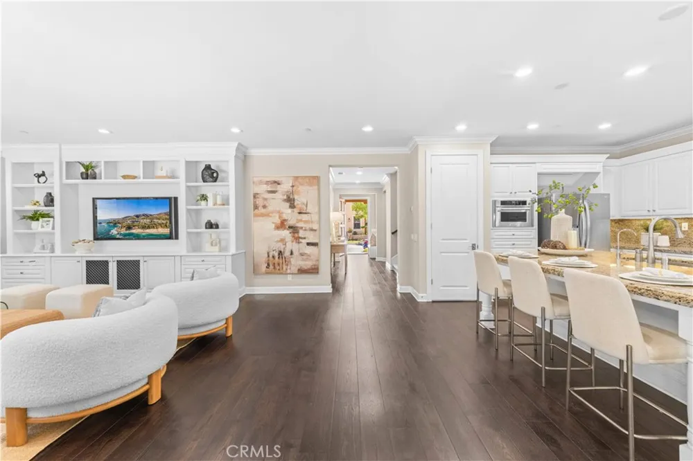 63 Rossmore Irvine, CA 92620