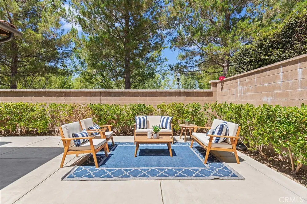 63 Rossmore Irvine, CA 92620