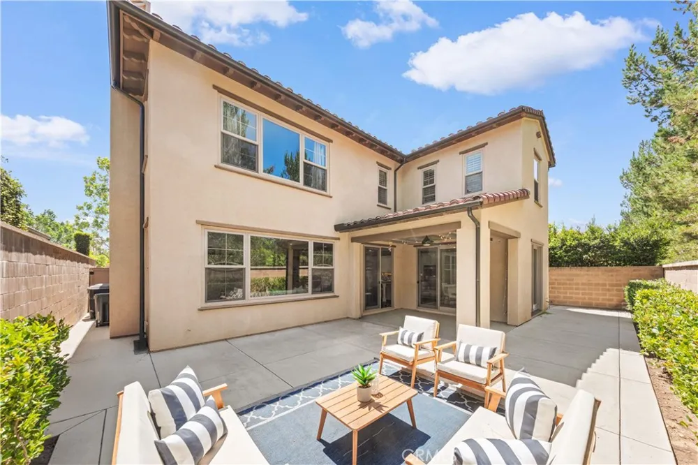 63 Rossmore Irvine, CA 92620