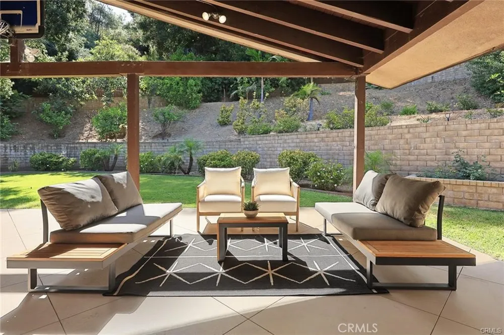 2047 Carolwood Drive Arcadia, CA 91006