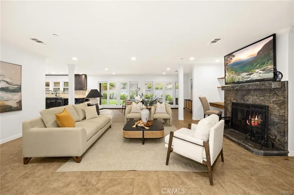 2047 Carolwood Drive Arcadia, CA 91006