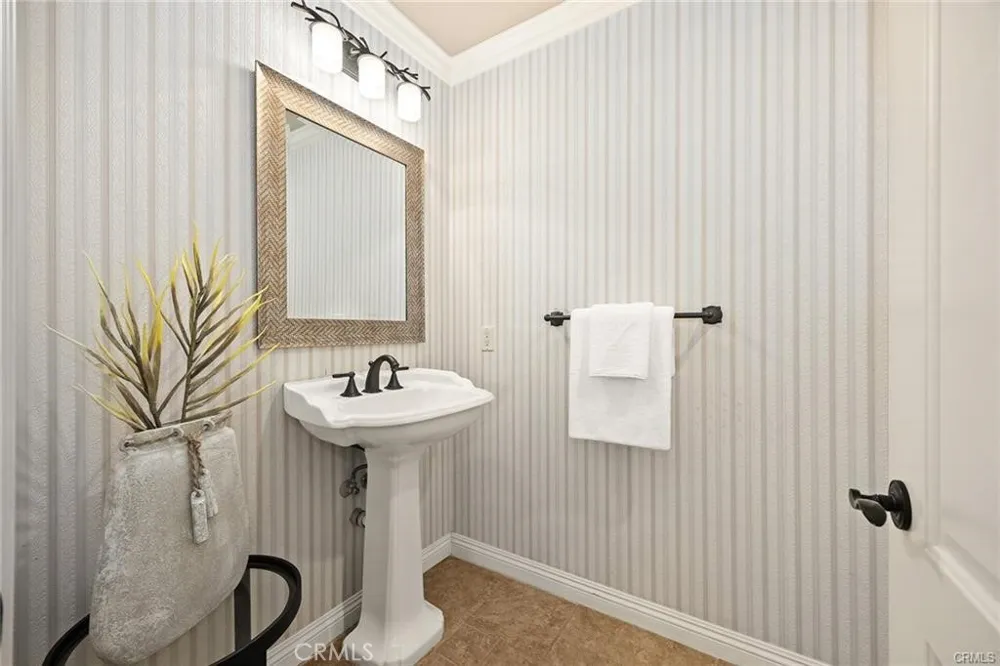 2047 Carolwood Drive Arcadia, CA 91006