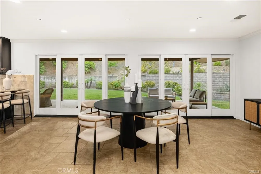 2047 Carolwood Drive Arcadia, CA 91006