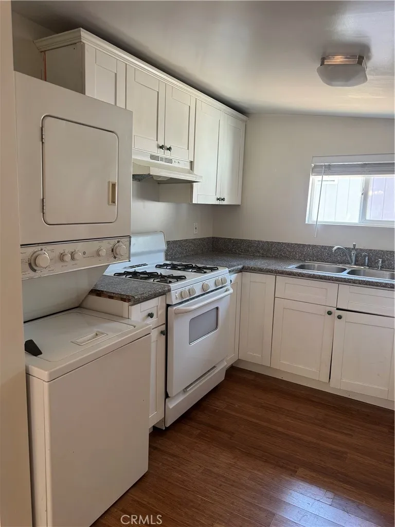 3034 E Del Mar Pasadena, CA 91107