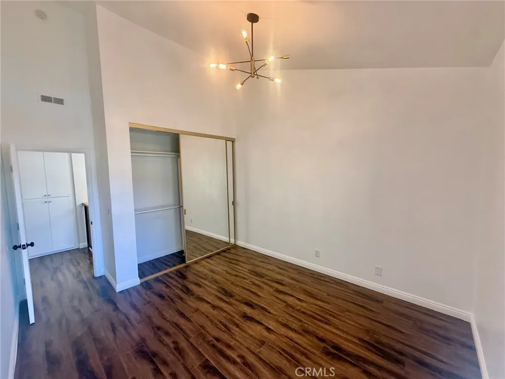 19651 Castellana Yorba Linda, CA 92886