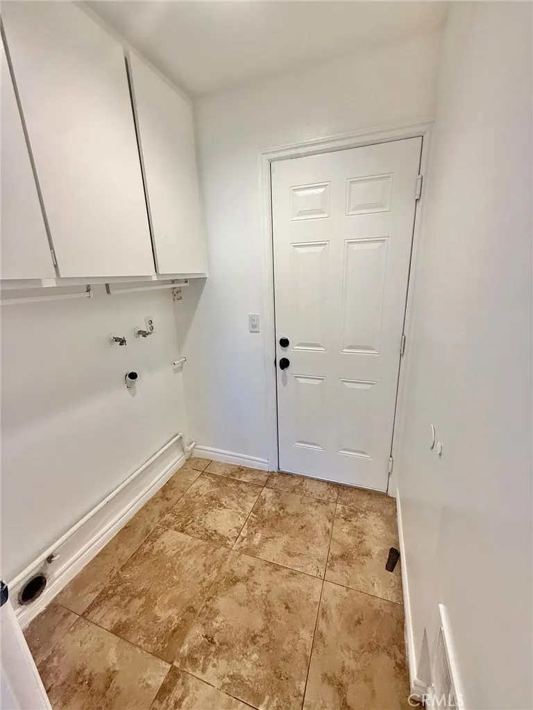 19651 Castellana Yorba Linda, CA 92886