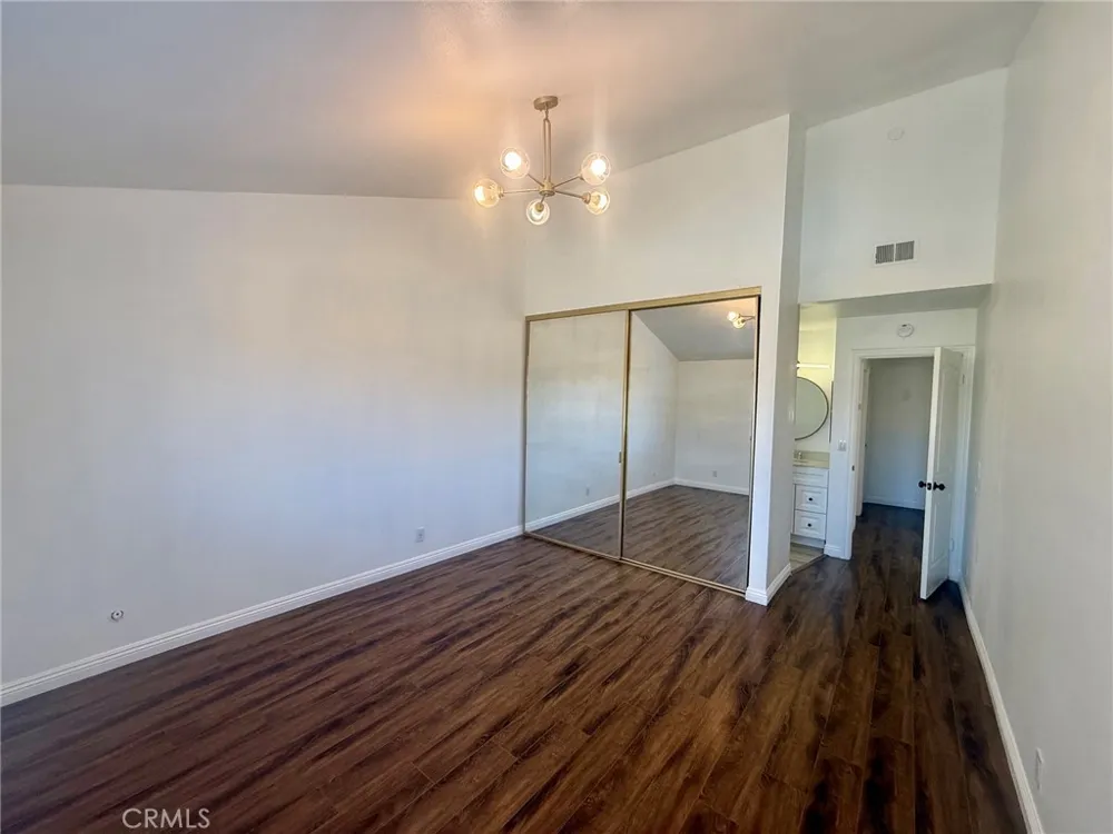 19651 Castellana Yorba Linda, CA 92886