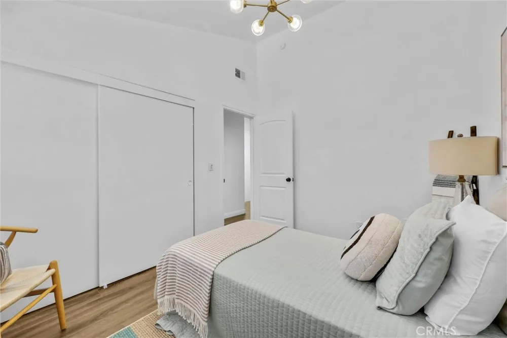 19651 Castellana Yorba Linda, CA 92886