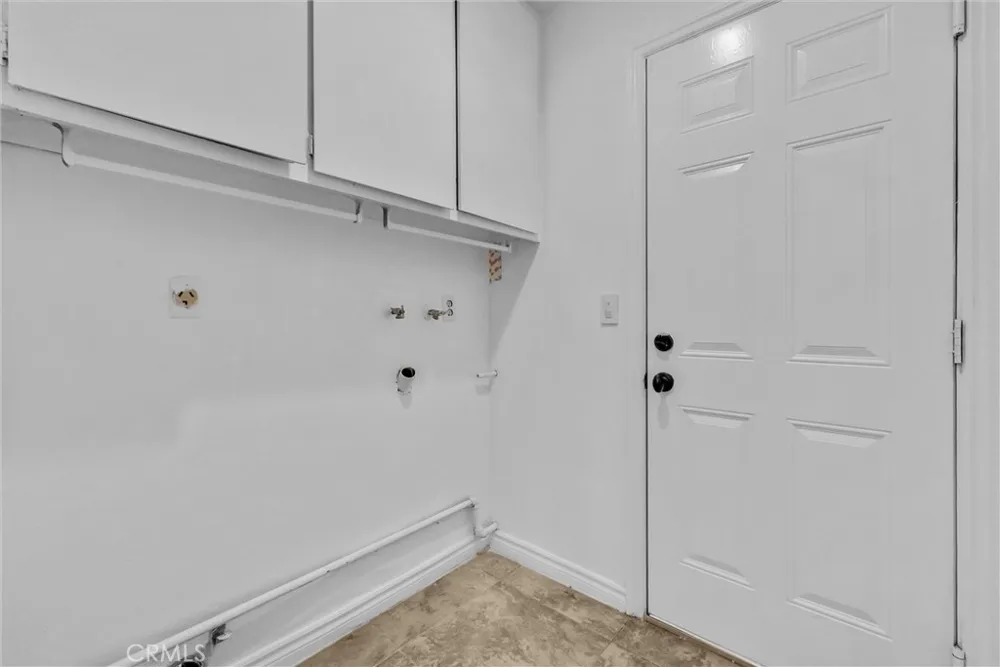 19651 Castellana Yorba Linda, CA 92886