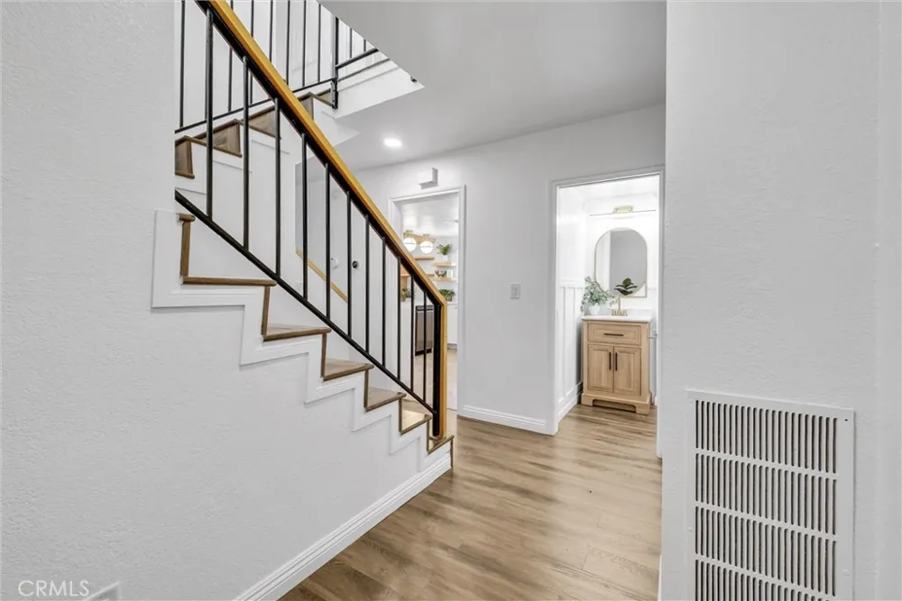 19651 Castellana Yorba Linda, CA 92886