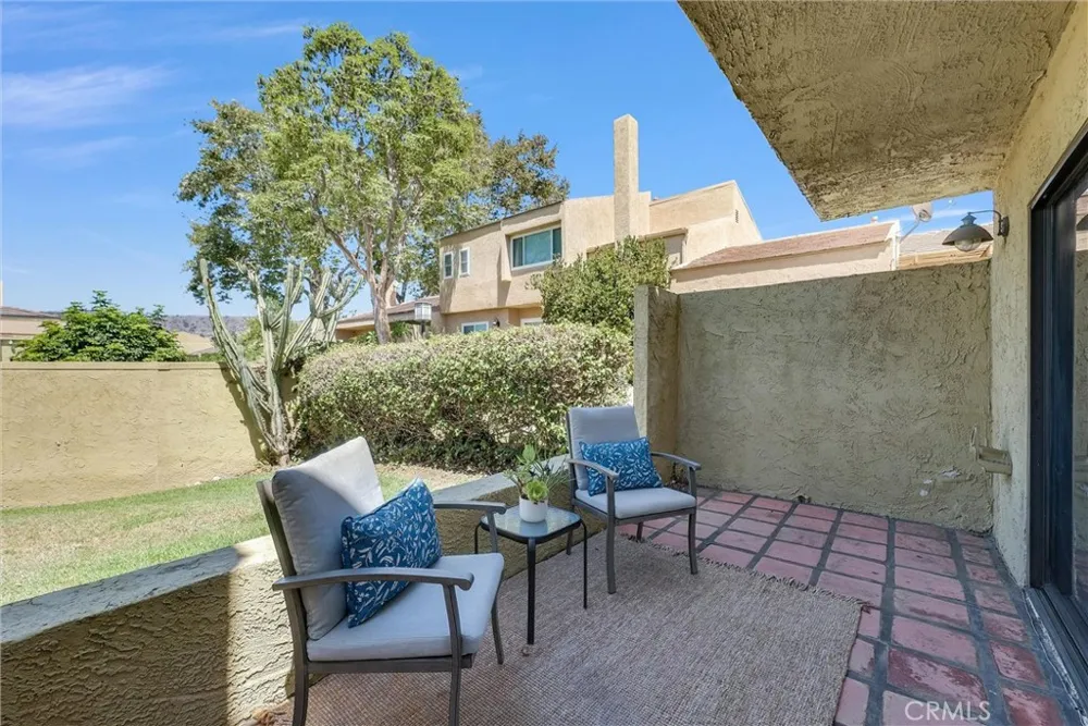19651 Castellana Yorba Linda, CA 92886