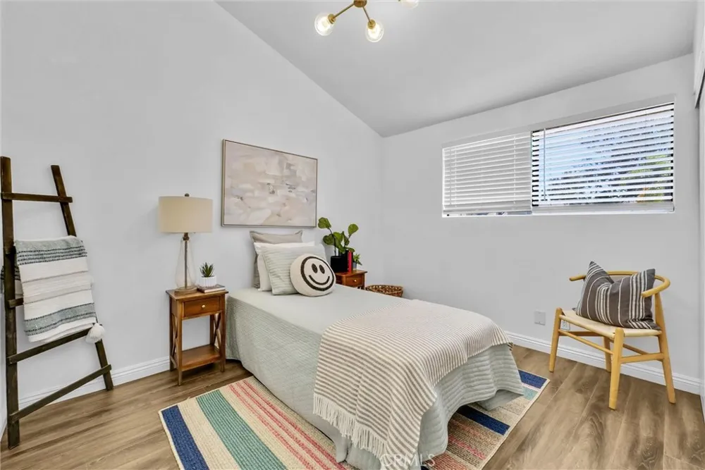 19651 Castellana Yorba Linda, CA 92886
