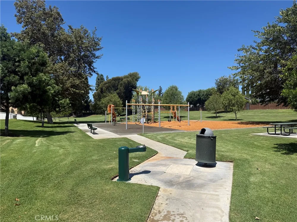 19651 Castellana Yorba Linda, CA 92886