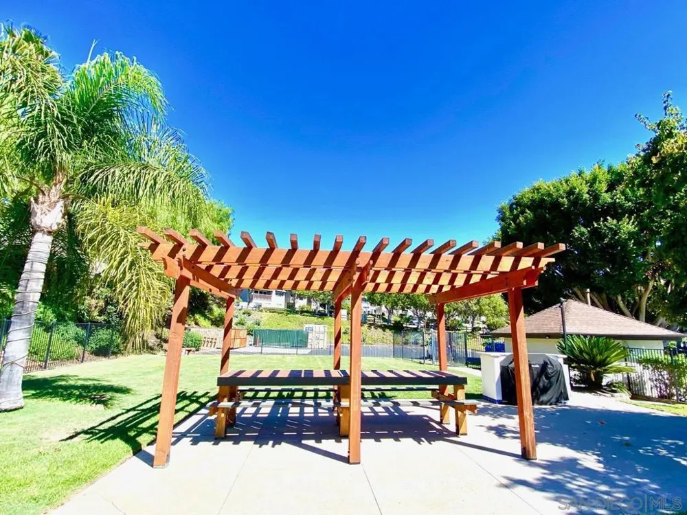 6346 Caminito Andreta San Diego, CA 92111