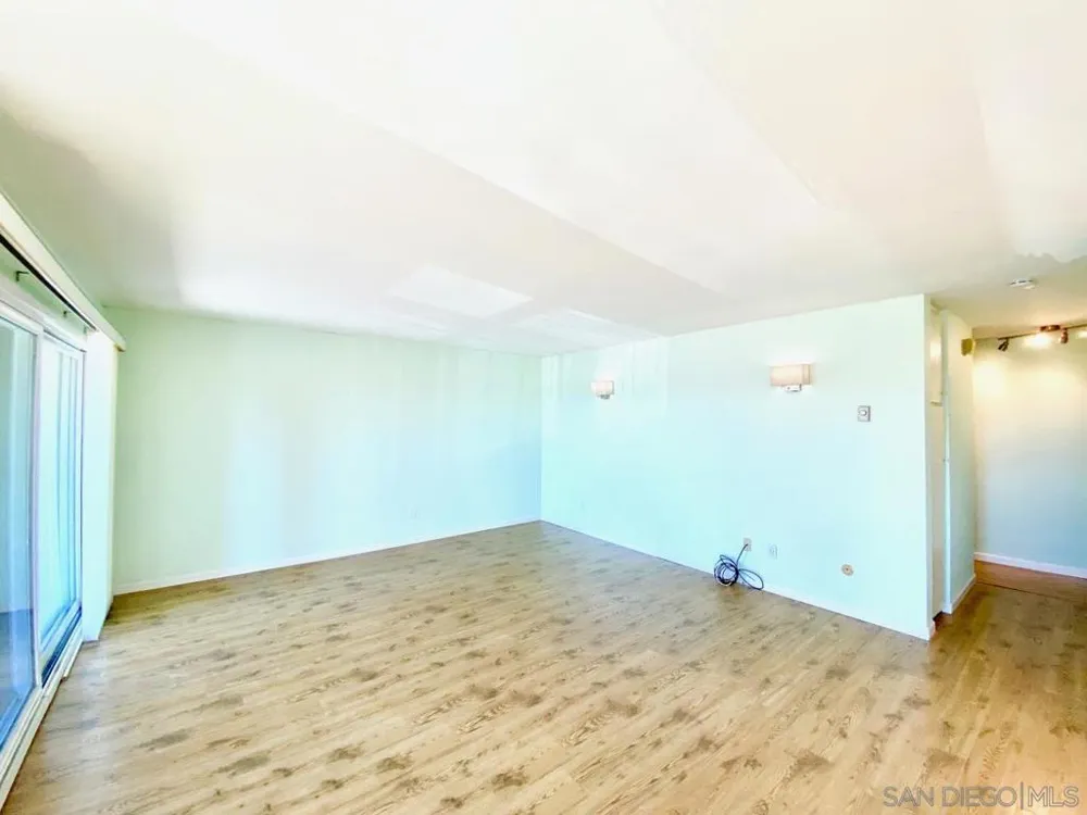 6346 Caminito Andreta San Diego, CA 92111