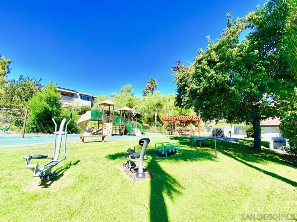 6346 Caminito Andreta San Diego, CA 92111